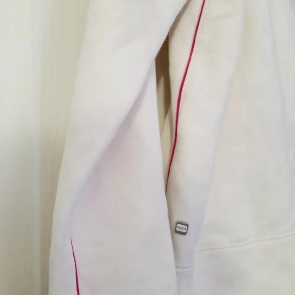 Puma - Picture 3 of 3